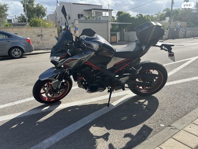 קאוואסאקי Z900