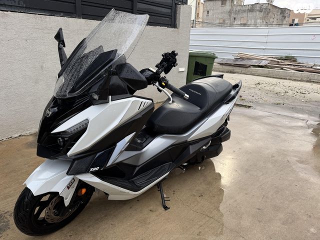 סאן יאנג קרוזים 300 אלפא