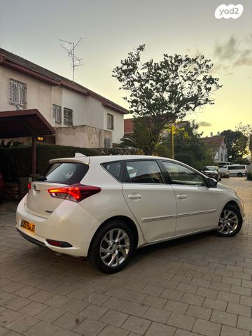 טויוטה אוריס