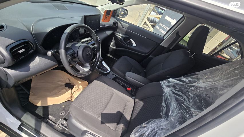 טויוטה יאריס קרוס