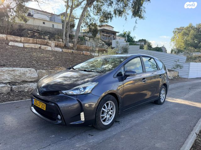 טויוטה פריוס פלוס