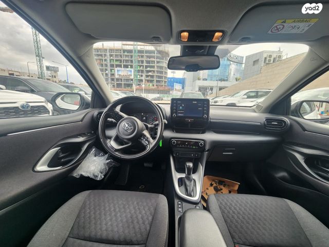 טויוטה יאריס