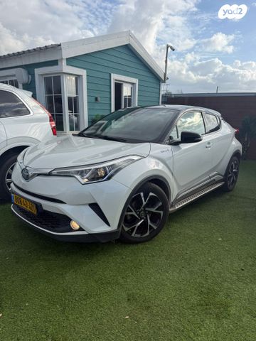 מודעת רכב טויוטה C-HR