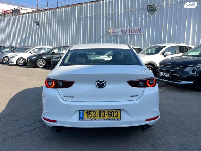 מאזדה 3