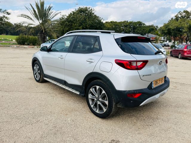 מודעת רכב קיה סטוניק 2