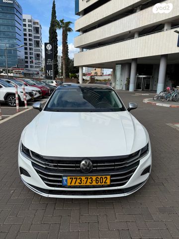 מודעת רכב פולקסווגן ארטאון