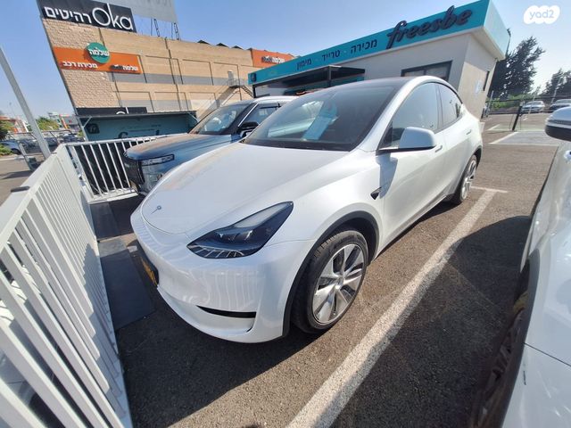 מודעת רכב טסלה מודל Y