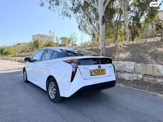 טויוטה פריוס