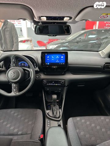 טויוטה יאריס