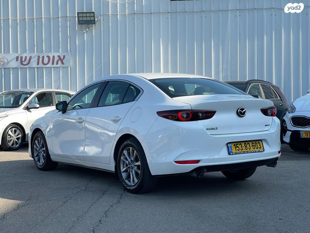 מאזדה 3
