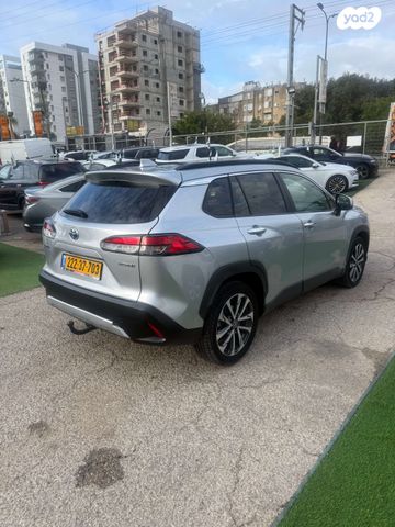 טויוטה קורולה קרוס