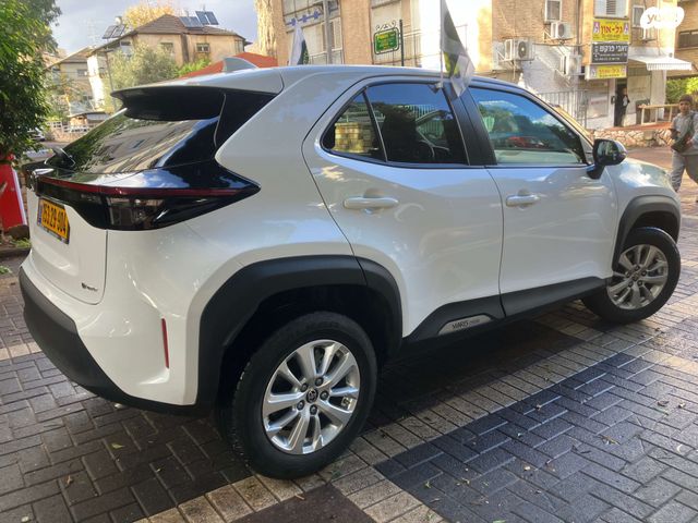 טויוטה יאריס קרוס