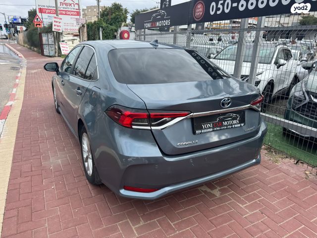 טויוטה קורולה
