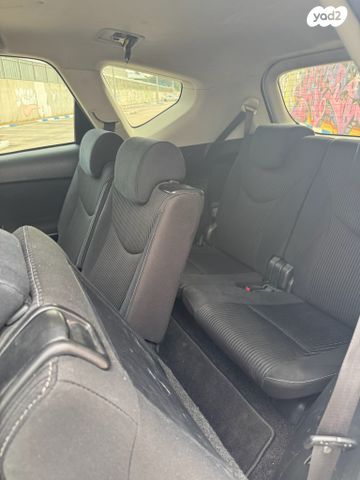 טויוטה פריוס פלוס