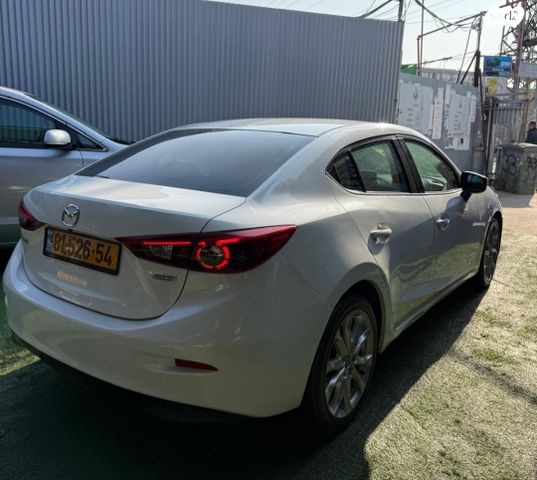 מאזדה 3