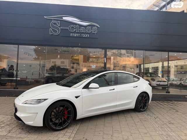מודעת רכב טסלה מודל 3