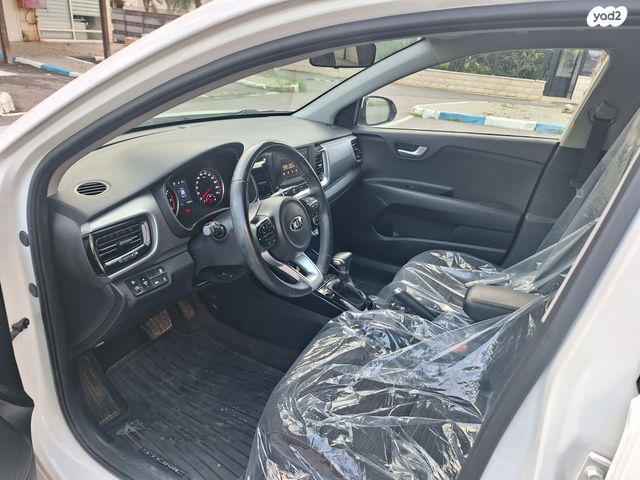 מודעת רכב קיה סטוניק 1