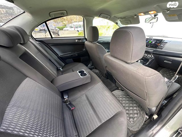 מיצובישי לנסר