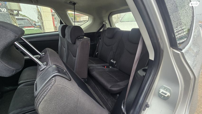 טויוטה פריוס פלוס