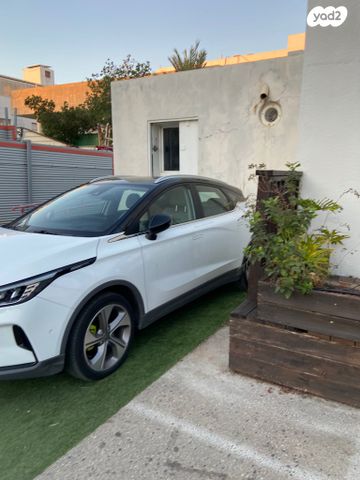 מודעת רכב ג׳ילי Geometry C