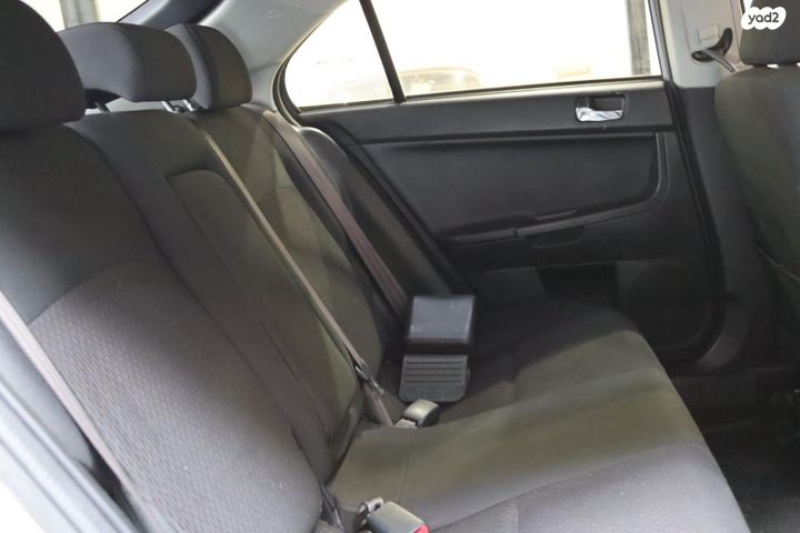 מיצובישי לנסר