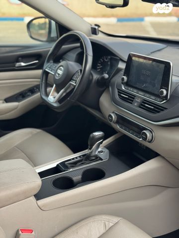 ניסאן אלטימה