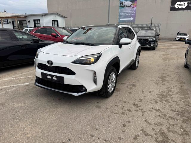 מודעת רכב טויוטה יאריס קרוס