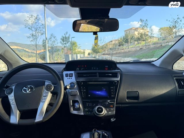 טויוטה פריוס פלוס