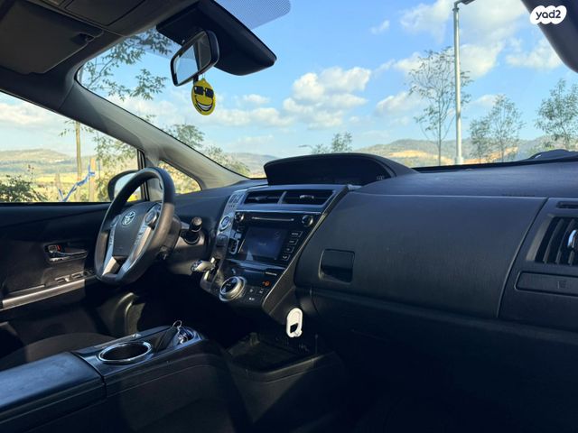 טויוטה פריוס פלוס