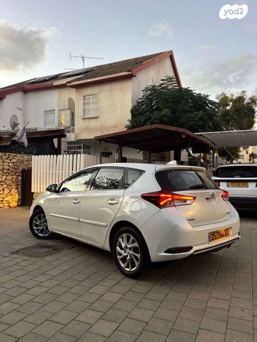 טויוטה אוריס