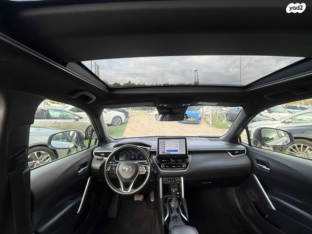 טויוטה קורולה קרוס