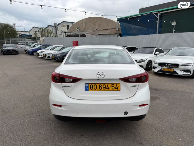 מאזדה 3