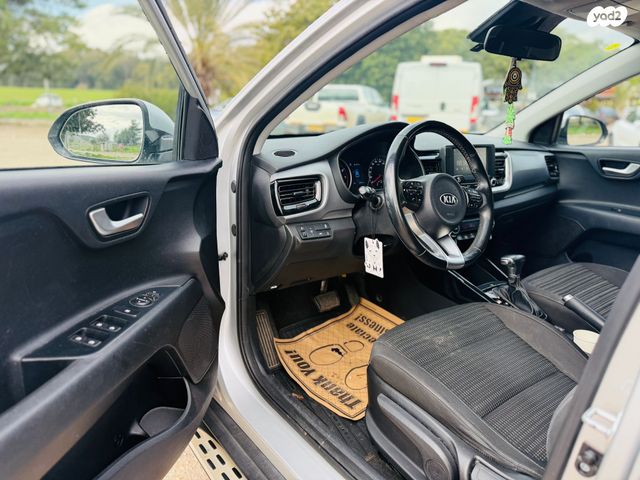 מודעת רכב קיה סטוניק 1