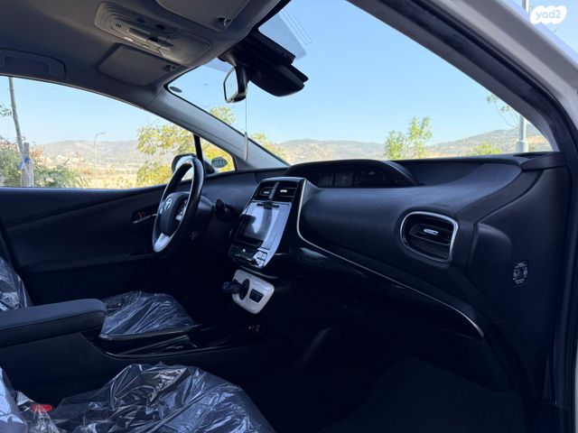 טויוטה פריוס