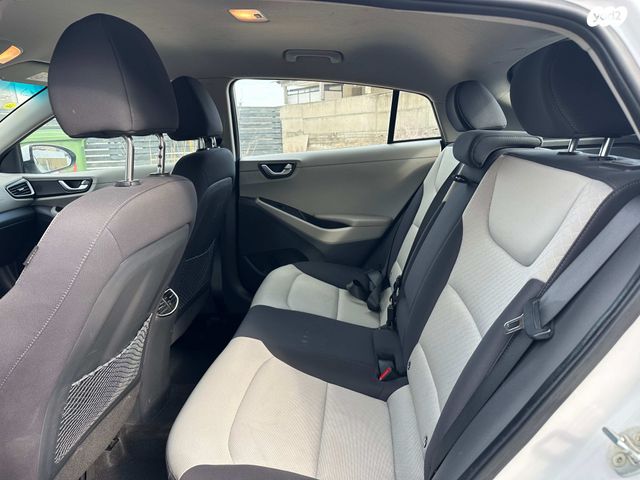 יונדאי איוניק