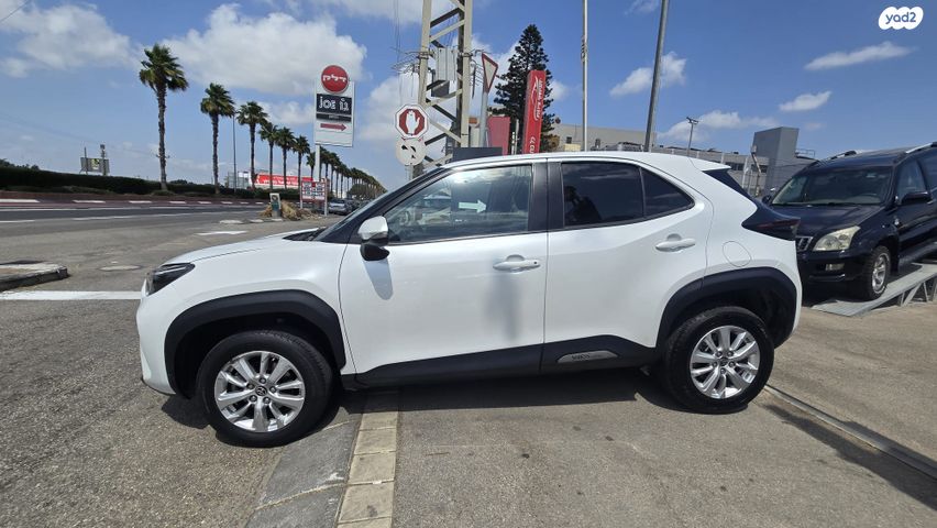 מודעת רכב טויוטה יאריס קרוס