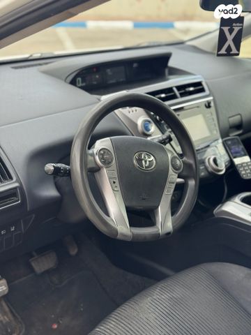 טויוטה פריוס פלוס