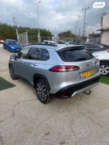 טויוטה קורולה קרוס