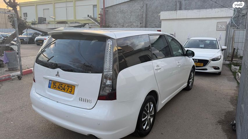 מודעת רכב מיצובישי גרנדיס 2