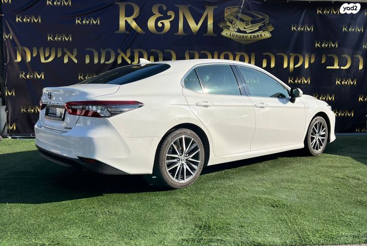 טויוטה קאמרי