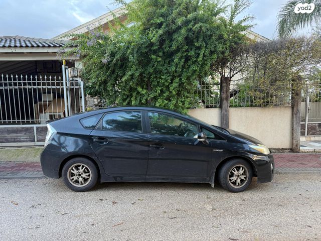 טויוטה פריוס