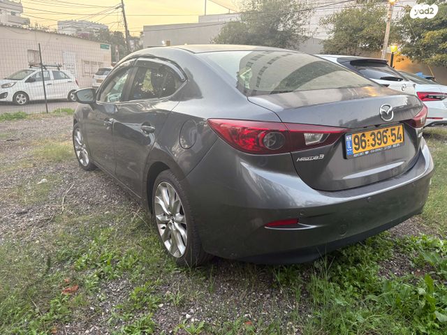 מאזדה 3