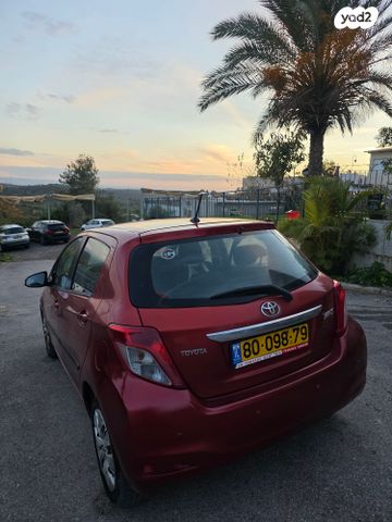 טויוטה יאריס