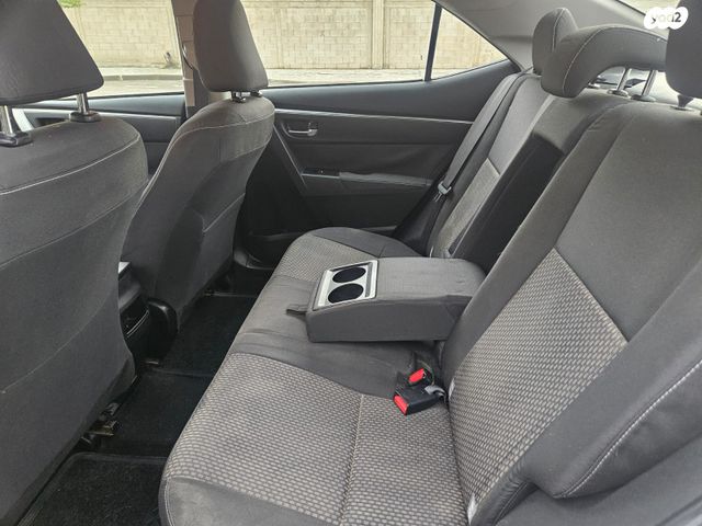 טויוטה קורולה