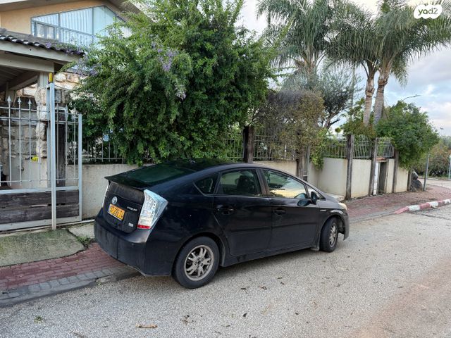 טויוטה פריוס