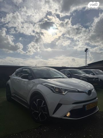 מודעת רכב טויוטה C-HR