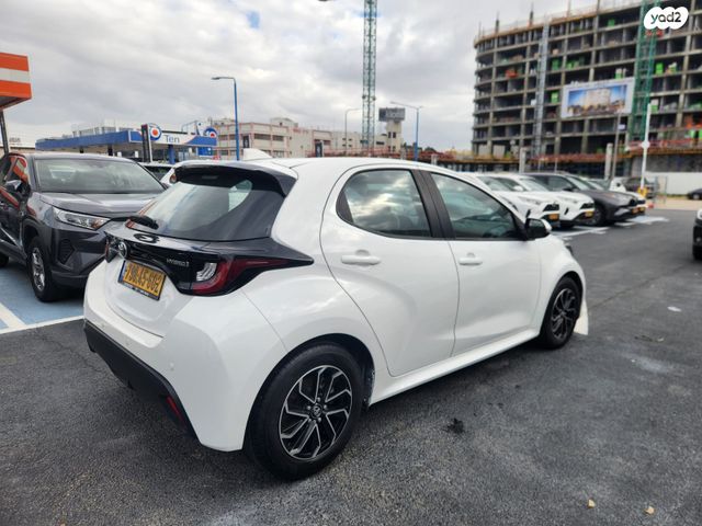 טויוטה יאריס