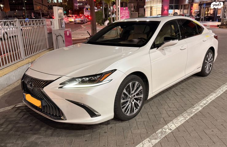 מודעת רכב לקסוס ES