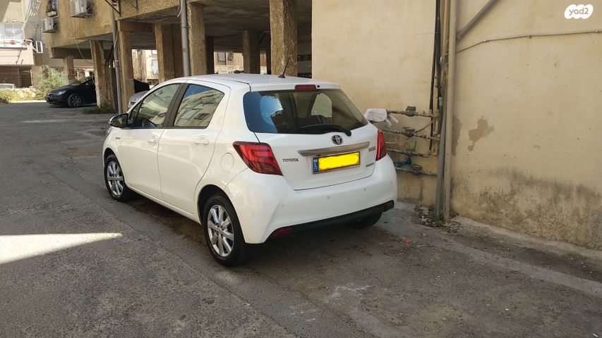 טויוטה יאריס