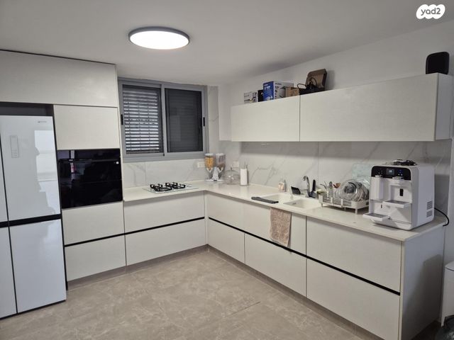 כובשי אילת 106